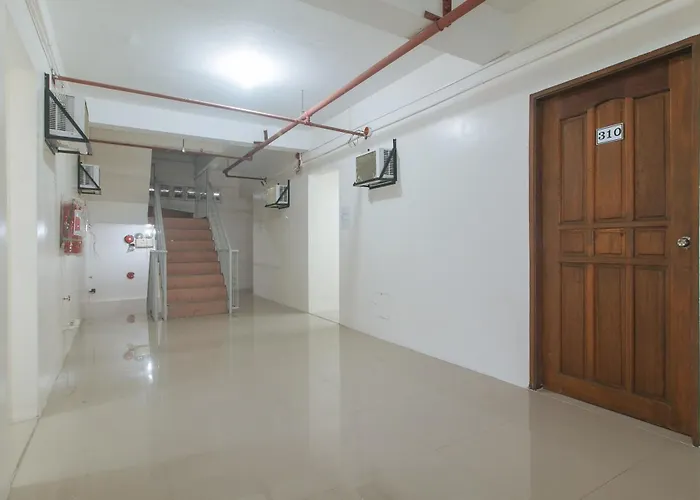 Reddoorz At Fccg Goldmoon Boutique Hotel *